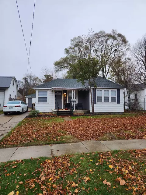 1114 Suncrist, Midland, MI 48640