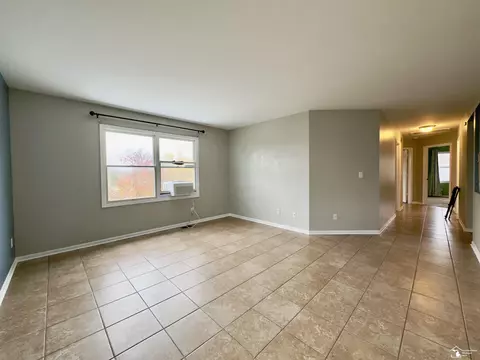Living - 3075 Northmor Dr E, Adrian, MI 49221 photo 7 of 12