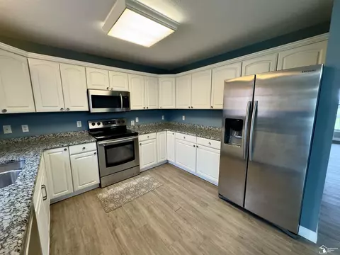 Kitchen - 3075 Northmor Dr E, Adrian, MI 49221 photo 2 of 4