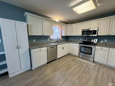 Kitchen - 3075 Northmor Dr E, Adrian, MI 49221 photo 4 of 4