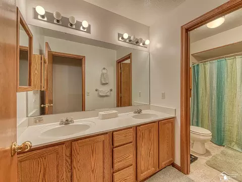 2235 Briar Ln, Temperance, MI 48182 photo 5