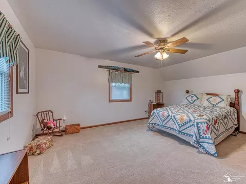 2235 Briar Ln, Temperance, MI 48182 photo 2