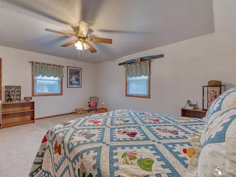 2235 Briar Ln, Temperance, MI 48182 photo 3