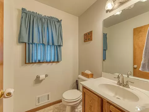 2235 Briar Ln, Temperance, MI 48182 photo 21