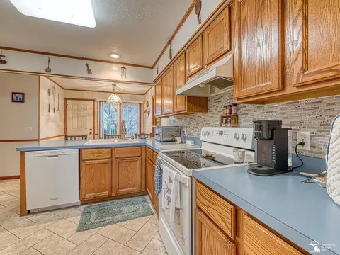 2235 Briar Ln, Temperance, MI 48182 photo 15