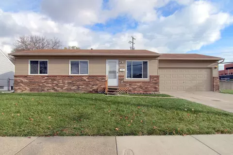 27336 Pinehurst, Roseville, MI 48066