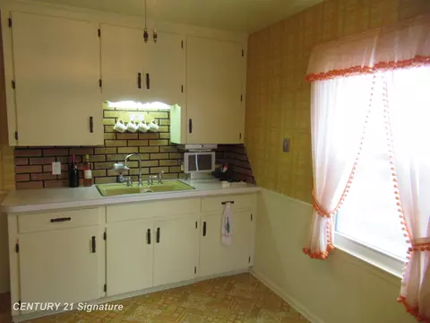 4426 Red Arrow, Flint, MI 48507 photo 6