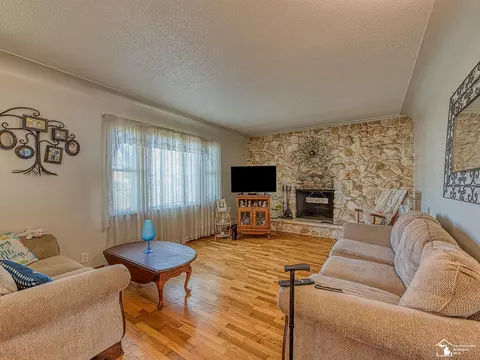 1045 Huber, Monroe, MI 48162 photo 2