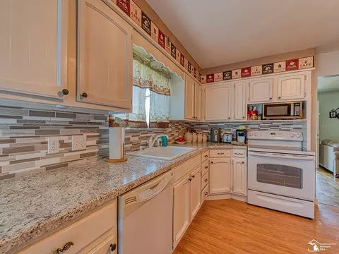 1045 Huber, Monroe, MI 48162 photo 9