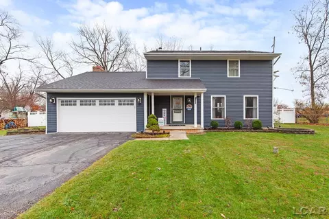 66 Swan Lk, Adrian, MI 49221