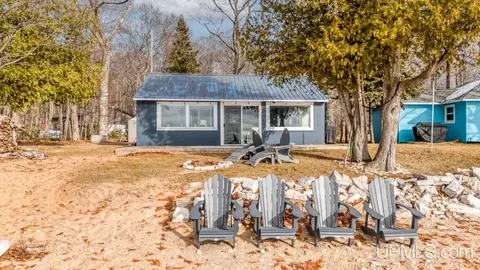 8345 Ee25, Rapid River, MI 49878