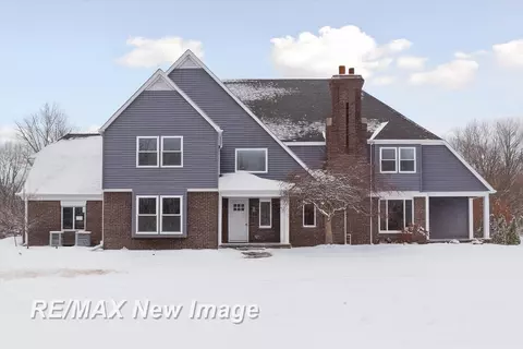 60 Golfview, Saginaw, MI 48638