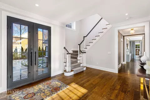 Entry Way - 2 Sycamore, Grosse Pointe, MI 48230 photo 2 of 8