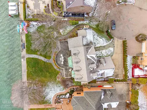 View/Area - 2 Sycamore, Grosse Pointe, MI 48230 photo 2 of 14