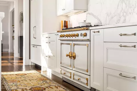 Kitchen - 2 Sycamore, Grosse Pointe, MI 48230 photo 6 of 6