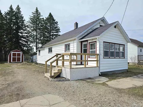 215 New Elm, Manistique, MI 49854