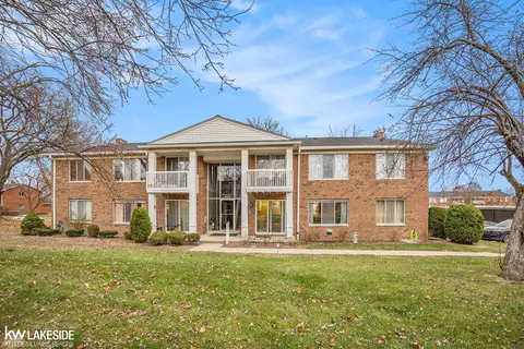 16870 Edloytom #143, Clinton Township, MI 48038