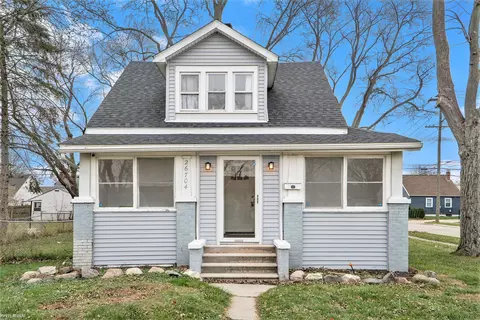 26704 Wenfield, Roseville, MI 48066