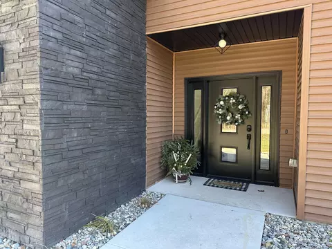 2398 N Smith, Sanford, MI 48657