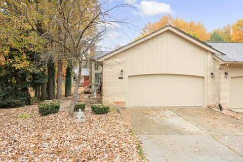 43078 W Kirkwood, Clinton Township, MI 48038