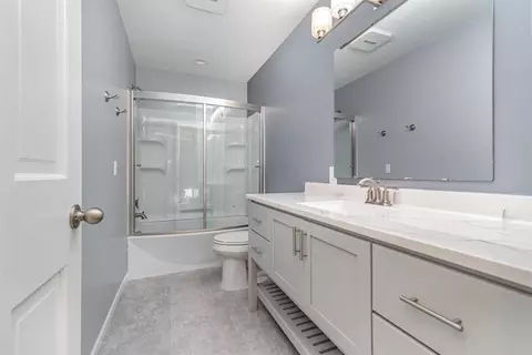 Bath - 617 Riverview, Gladwin, MI 48624 photo 4 of 6