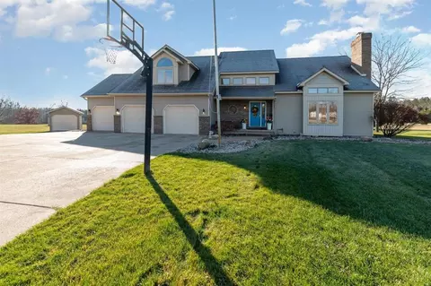 Exterior - 617 Riverview, Gladwin, MI 48624 photo 2 of 20