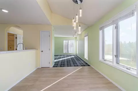 Living - 617 Riverview, Gladwin, MI 48624 photo 5 of 6