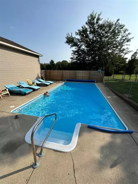 Exterior - 617 Riverview, Gladwin, MI 48624 photo 9 of 20