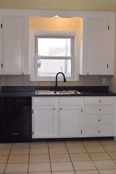 Kitchen - 22801 Lambrecht, Eastpointe, MI 48021 photo 2 of 2