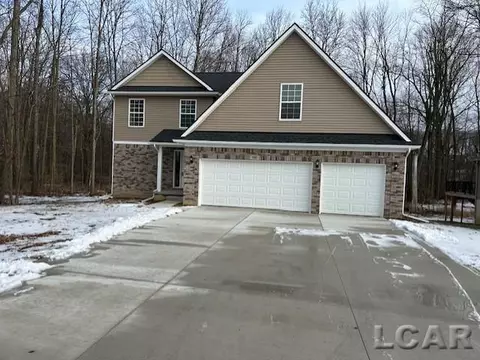 800 War Bonnet, Tecumseh, MI 49286 photo 2