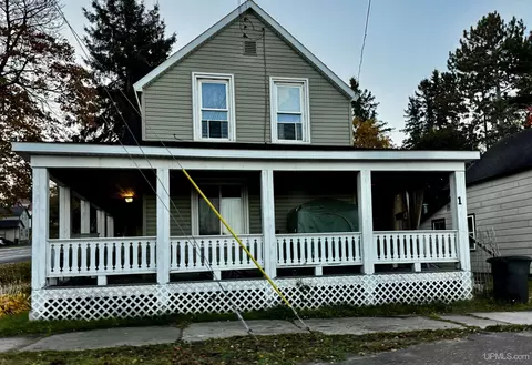 1 S 4th, L'anse, MI 49946 photo 2