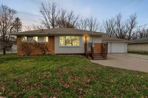 220 Degurse Ave, Marine City, MI 48039