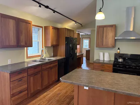 Kitchen - N7533 County G, Gresham, WI 54128 photo 2 of 5