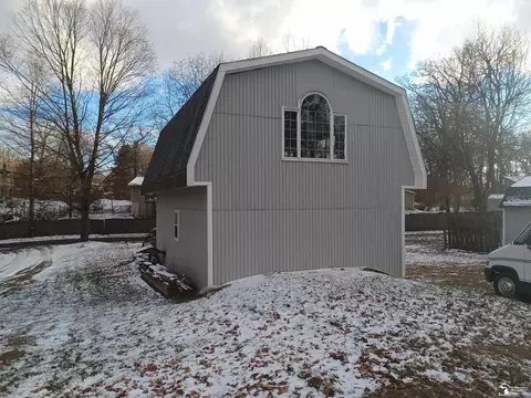1755 Tennis Ct, Pleasant Lake, MI 49272
