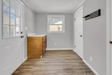 Entry Way - 2068 Kent, Davison, MI 48423 photo 1 of 1