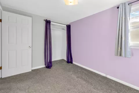 Bedroom - 2068 Kent, Davison, MI 48423 photo 7 of 8