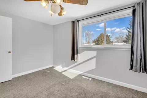 Bedroom - 2068 Kent, Davison, MI 48423 photo 5 of 8