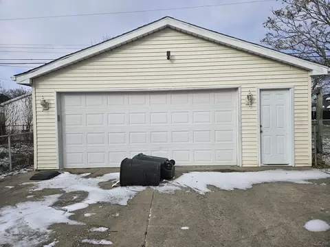 1106 Adams, Monroe, MI 48161 photo 6