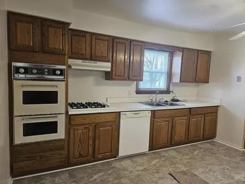 1106 Adams, Monroe, MI 48161 photo 12