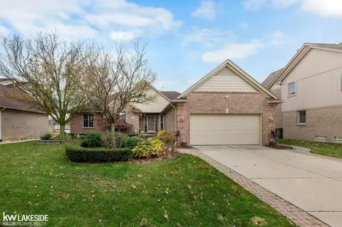 20384 Ballantrae, Macomb, MI 48044
