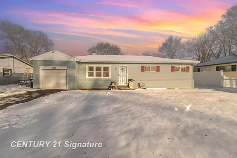 5057 Akron, Saginaw, MI 48601