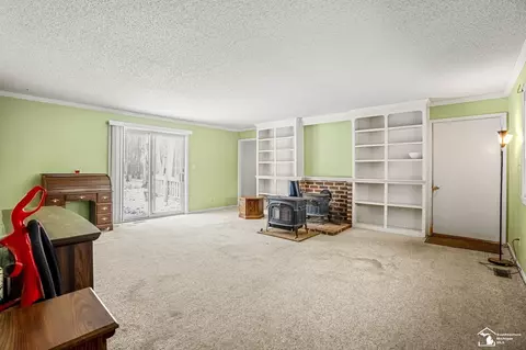 Living - 4270 S Waldron, Hudson, MI 49247 photo 2 of 3