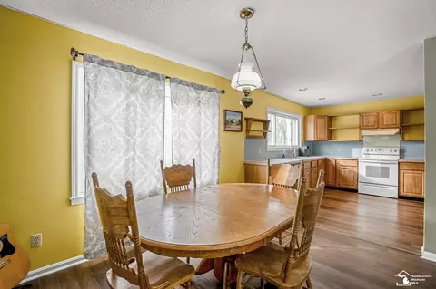 Dining - 4270 S Waldron, Hudson, MI 49247 photo 2 of 2