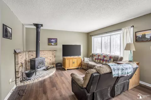 Living - 4270 S Waldron, Hudson, MI 49247 photo 1 of 3