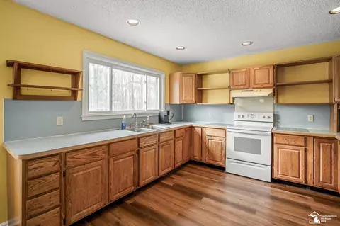 Kitchen - 4270 S Waldron, Hudson, MI 49247 photo 1 of 3