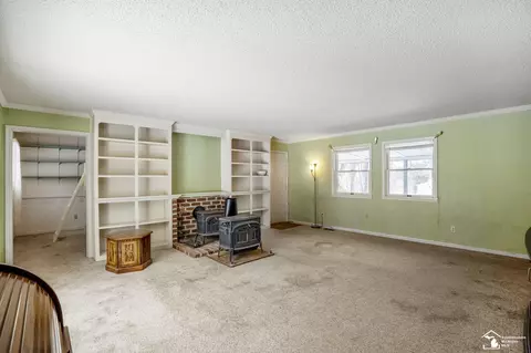 Living - 4270 S Waldron, Hudson, MI 49247 photo 3 of 3