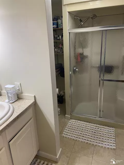 Bath - 617 E 7, Monroe, MI 48161 photo 1 of 1