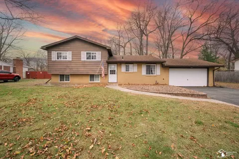 7633 Indian Rd, Temperance, MI 48182