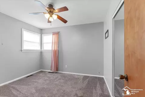 Bedroom - 18170 Marsha, Riverview, MI 48193 photo 2 of 2