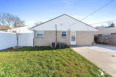 Exterior - 18170 Marsha, Riverview, MI 48193 photo 3 of 3